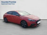 Usado Hyundai i30 N Line 120 CV (88 kW) 2022 Rojo Berlina
