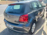 Usado VW Polo Advance 90 CV (66 kW) 2012 Gris / plata Utilitario
