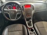 Usado Opel Astra Selective 110 CV (80 kW) 2011 Blanco Familiar