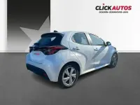 Usado Toyota Yaris Hybrid Active 116 CV (85 kW) 2025 Blanco Berlina
