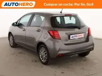 Usado Toyota Yaris Active 101 CV (74 kW) 2016 Gris Berlina