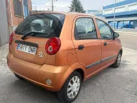 Usado Chevrolet Matiz 65 CV (47 kW) 2005 Naranja Utilitario