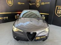 Usado Alfa Romeo Stelvio Veloce 210 CV (154 kW) 2022 Gris / plata SUV