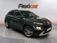Usado Hyundai Kona 120 CV (88 kW) 2022 Gris SUV