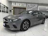 Usado Mercedes A180 116 CV (85 kW) 2022 Gris / plata Berlina