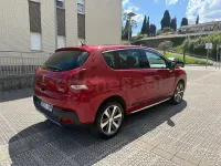 Usado Peugeot 3008 Allure 120 CV (88 kW) 2014 Granate Familiar