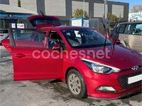 Usado Hyundai i20 84 CV (61 kW) 2017 Granate Berlina