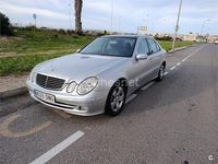 Usado Mercedes E320 Avantgarde 204 CV (150 kW) 2005 Gris / plata Berlina