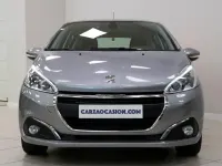Usado Peugeot 208 Signature Sky 82 CV (60 kW) 2019 Gris Utilitario