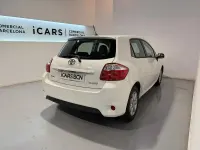 Usado Toyota Auris Active 90 CV (66 kW) 2012 Blanco Berlina