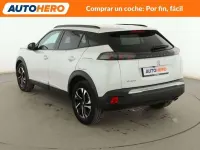 Usado Peugeot 2008 Allure 131 CV (96 kW) 2021 Blanco SUV