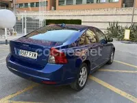 Usado Volvo S40 Kinetic 136 CV (100 kW) 2007 Azul Berlina