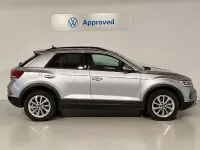 Usado VW T-Roc Life 150 CV (110 kW) 2024 Gris / plata SUV