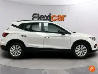 Usado Seat Arona Ecomotive 95 CV (69 kW) 2021 Blanco SUV