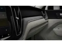 Usado Volvo XC60 Plus 250 CV (183 kW) 2024 Gris SUV