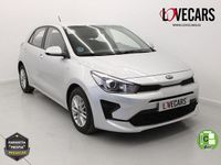 Usado Kia Rio 84 CV (61 kW) 2021 Gris Berlina