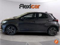 Usado Toyota Yaris Hybrid Plus 116 CV (85 kW) 2022 Gris Berlina