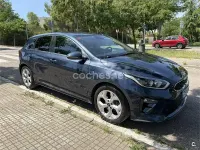 Usado Kia Ceed 120 CV (88 kW) 2018 Azul Utilitario