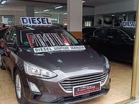 Usado Ford Focus Trend 119 CV (87 kW) 2019 Gris Berlina