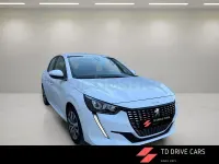 Usado Peugeot 208 Allure 100 CV (73 kW) 2021 Blanco Utilitario