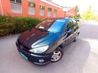 Usado Peugeot 206 70 CV (51 kW) 2005 Negro Berlina