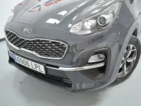 Usado Kia Sportage Plus 136 CV (100 kW) 2021 Gris / plata SUV