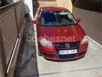 Usado VW Polo Advance 70 CV (51 kW) 2006 Granate Utilitario
