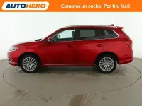 Usado Mitsubishi Outlander P-HEV 224 CV (164 kW) 2021 Rojo SUV