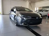 Usado Toyota Corolla Edition 140 CV (102 kW) 2023 Gris / plata Berlina