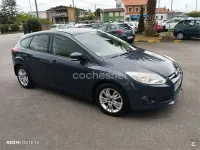Usado Ford Focus Trend 115 CV (84 kW) 2014 Gris / plata Berlina