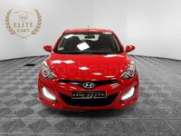 Usado Hyundai i30 90 CV (66 kW) 2012 Rojo Berlina