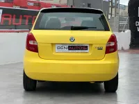 Usado Skoda Fabia 60 CV (44 kW) 2008 Amarillo Utilitario