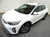 Usado Kia Stonic 84 CV (61 kW) 2023 Blanco SUV