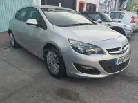 Usado Opel Astra Selective 116 CV (85 kW) 2014 Gris / plata Berlina