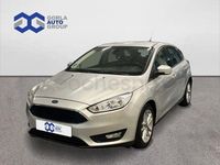 Usado Ford Focus Trend 125 CV (91 kW) 2017 Gris / plata Berlina