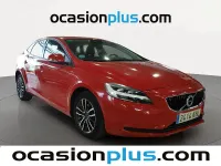 Usado Volvo V40 Momentum 122 CV (89 kW) 2018 Rojo Utilitario