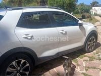 Usado Kia Stonic Style 100 HP (73 kW) 2024 Branco SUV