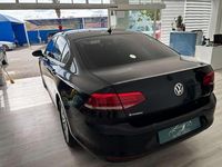 Usado VW Passat Advance 120 CV (88 kW) 2018 Negro Berlina