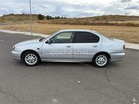 Usado Nissan Primera 140 CV (102 kW) 1999 Gris / plata Familiar