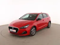 Usado Hyundai i30 120 CV (88 kW) 2019 Rojo Berlina