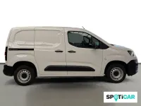 Usado Citroën Berlingo 100 CV (73 kW) 2023 Blanco Monovolumen