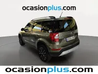 Usado Skoda Yeti 110 CV (80 kW) 2016 Verde SUV