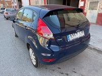 Usado Ford Fiesta Trend 100 CV (73 kW) 2015 Azul Berlina