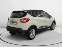 Usado Renault Captur Zen 90 CV (66 kW) 2016 Beige SUV