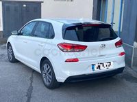 Usado Hyundai i30 GO! 110 CV (80 kW) 2018 Blanco Berlina