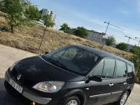 Usado Renault Grand Scénic II Privilege 105 CV (77 kW) 2007 Negro Monovolumen