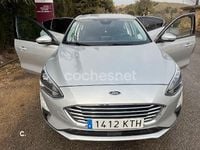 Käytetty Ford Focus Titanium 125 HP (91 kW) 2019 Harmaa Sedan