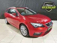 Usado Seat Leon Style 110 CV (80 kW) 2018 Rojo Familiar