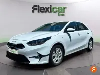 Usado Kia Ceed 136 CV (100 kW) 2023 Blanco Utilitario