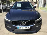 Usado Volvo XC60 Kinetic 181 CV (133 kW) 2023 Gris / plata SUV